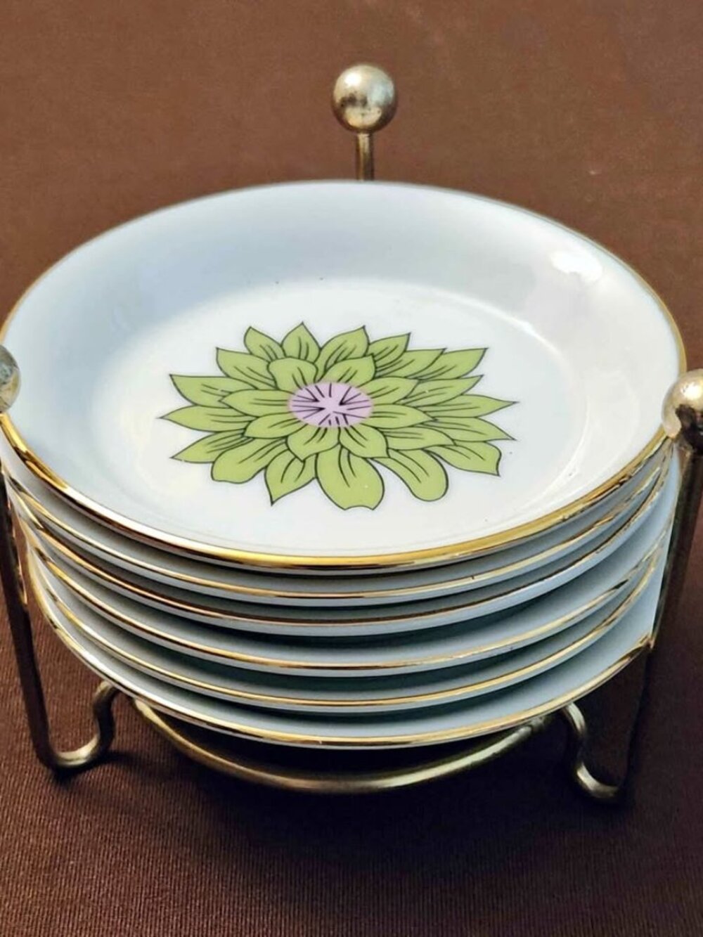 MCM fun little flower dishes/coasters in caddy